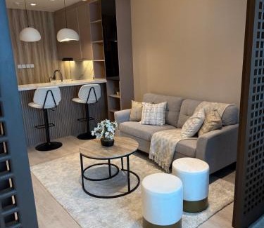 Beach & Coast Apartment | Beachfront studio holiday home