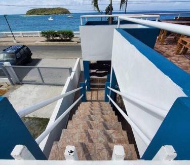 Esperanza Apartment | Beachfront Suite 6 Karaya