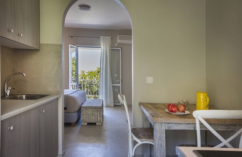 Mousata Apartment | Beachfront Suite No 3 Right on the beach