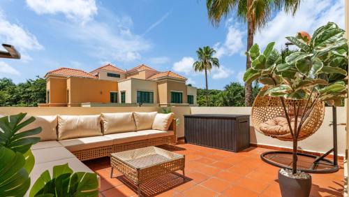 Puntas House | Beachfront Surf House-Family Fun, Pool and Solar