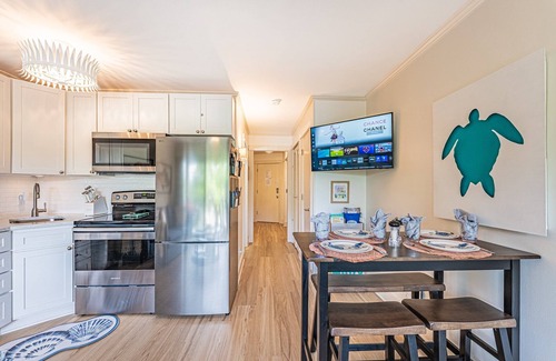 Hilton Head Island Villa | Beachfront Villa | 2025 Renovated, Ocean Views, Pool & Bikes, SS280
