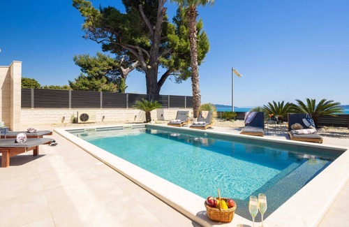 Kastel Stafilic Villa | Beachfront Villa Tota with Pool