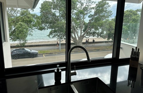 Kohimarama Villa | Beachfront Villa - Kohi Del Mar