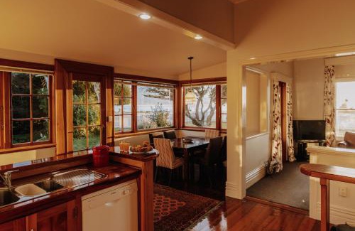 Kaikoura House | Beachfront Villa