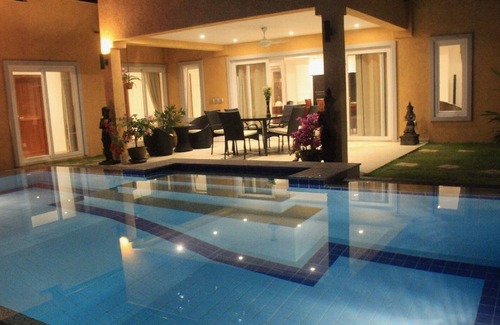 Rayong House | Beachfront Villa Surine, Koh Samed