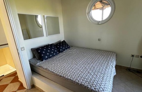 Molos-Agios Konstantinos House | Beachfront Villa Tranquility