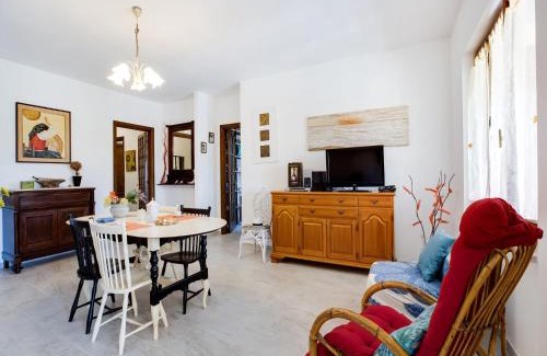 Siniscola House | Beachfront Villa with Solarium