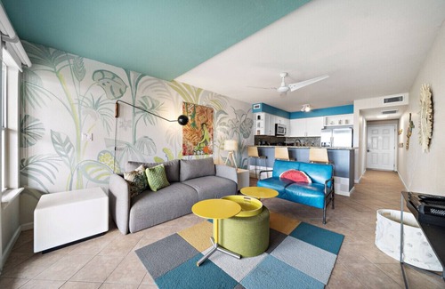 San Jacinto Condo | Beachfront w/Resort Pool