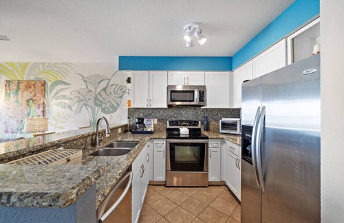 San Jacinto Condo | Beachfront w/Resort Pool