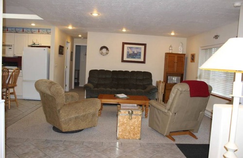 Pacific City House | BeachHouse 3+Bed w/Private Hot Tub & Dog Friendly