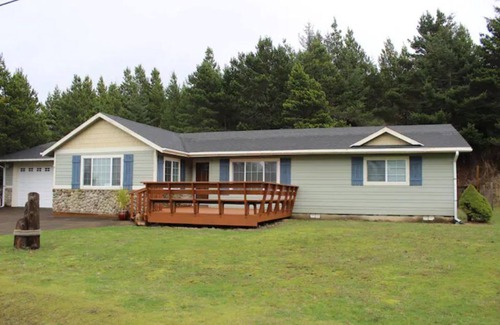 Pacific City House | BeachHouse 3+Bed w/Private Hot Tub & Dog Friendly