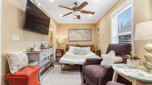 Holiday Beach House | BeachLife Unit BC Getaway Sleeps 22