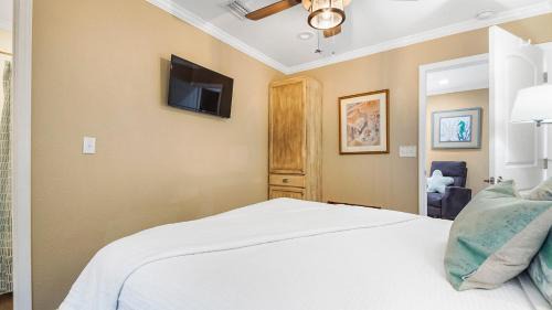 Holiday Beach House | BeachLife Unit BC Getaway Sleeps 22