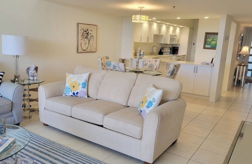 Longboat Key Condo | Beachplace 10-402 by FVC