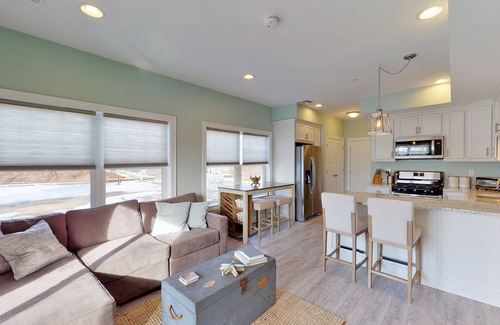 Old Orchard Beach Condo | Beachside Abode 2B | One- block from Beach | Balcony | Bayley Vacation Rentals