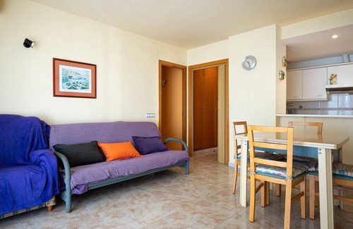 Torredembarra Apartment | Beachside Apartment with Large Pool & AC, 2-min Walk to the Beach