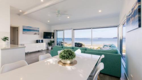 Lake Wangary House | Beachside