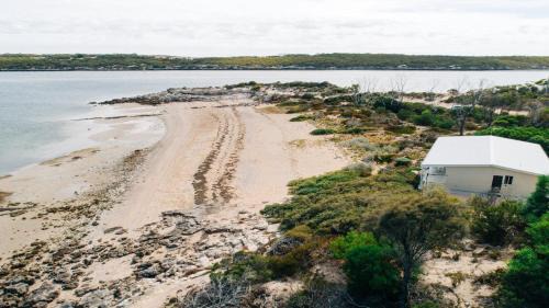 Lake Wangary House | Beachside