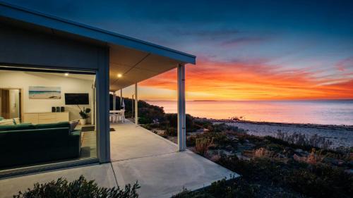 Lake Wangary House | Beachside