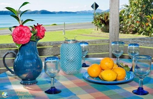 Russell House | Beachside Bach - Long Beach - Absolute beachfront! Great family holiday home.
