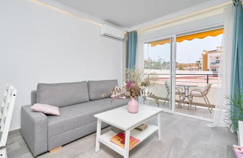 Caleta de Velez Apartment | Beachside Bliss
