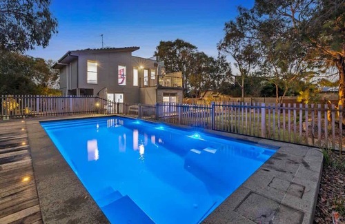 Aireys Inlet House | Beachside Bliss I Walk to Beach I Heated Pool