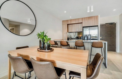 Gold Coast Apartment | Beachside Bliss Luxe Broadbeach,