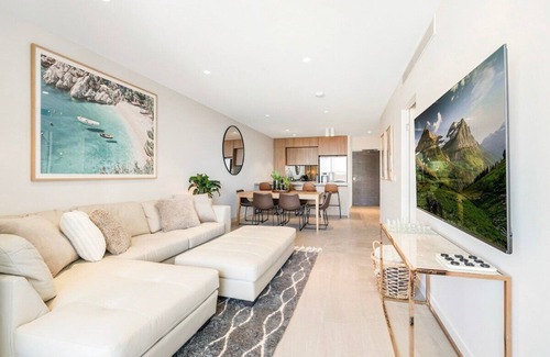 Gold Coast Apartment | Beachside Bliss Luxe Broadbeach,