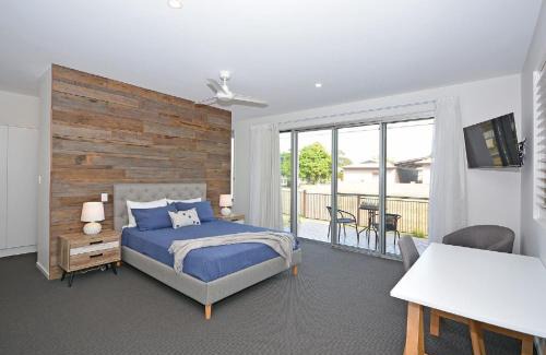 Traviston House | Beachside - Burrum Heads- Beachfront - 3BR- Wifi