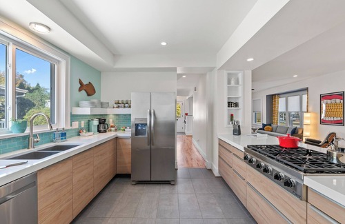Sheboygan House | Beachside, Chefs Kitchen, High-End Everything