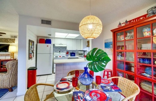 Cocoa Beach Apartment | Beachside Cottage - 5 min walk to the Beach