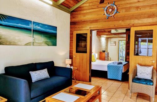 Nelly Bay Apartment | Beachside Cottage - A Private Peaceful Hidden Gem 50m to Beach