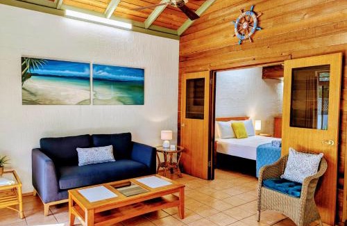 Nelly Bay Apartment | Beachside Cottage - A Private Peaceful Hidden Gem 50m to Beach