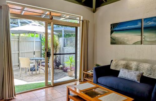 Nelly Bay Apartment | Beachside Cottage - A Private Peaceful Hidden Gem 50m to Beach