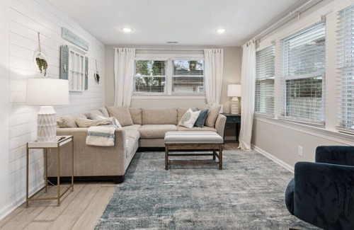 Buckroe Beach House | Beachside Escape: 1/2 mile from beach for family getaway