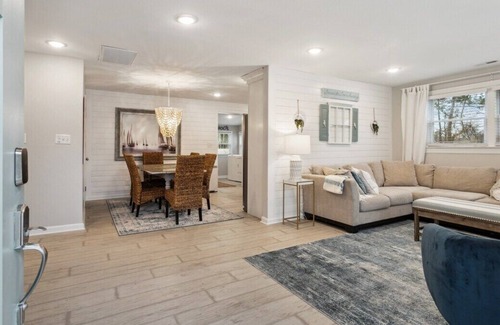 Buckroe Beach House | Beachside Escape: 1/2 mile from beach for family getaway
