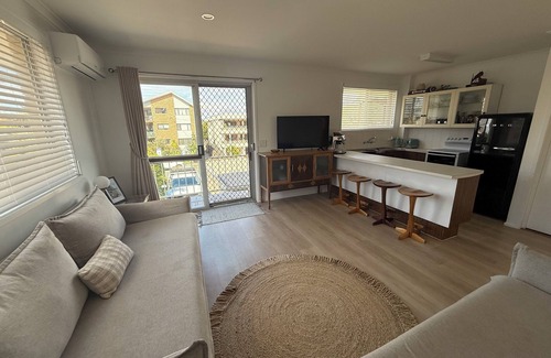 Palm Beach Apartment | Beachside Getaway in Sunny Palm Beach