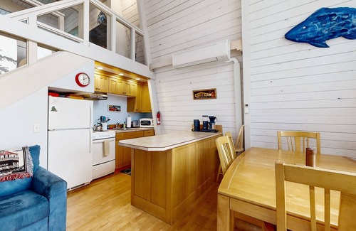 Oceanside House | Beachside getaway with loft, deck, & ocean views - half mile to shoreline