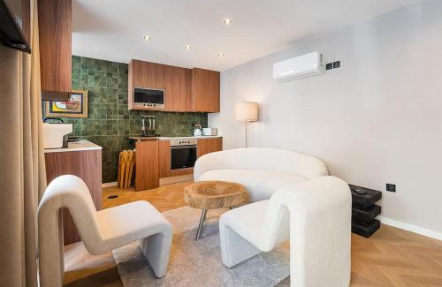 Leixões House | Beachside House in Matosinhos