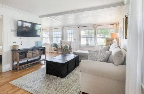 Stamford House | Beachside in Branford