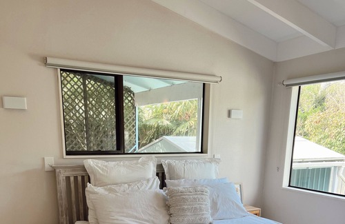 Manly House | Beachside living - 2 min walk to Big Manly Beach!
