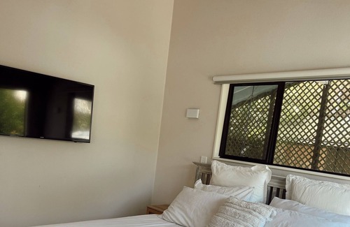 Manly House | Beachside living - 2 min walk to Big Manly Beach!