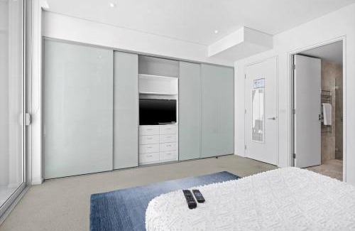 The Entrance North Apartment | Beachside Luxury Penthouse with Breathtaking Views and Private Rooftop Terrace