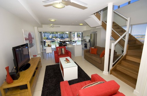 Nelly Bay Apartment | Beachside Magnetic Harbour