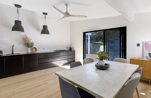 North Avoca House | BEACHSIDE @ (Nth) AVOCA, BREATHE - PET FRIENDLY