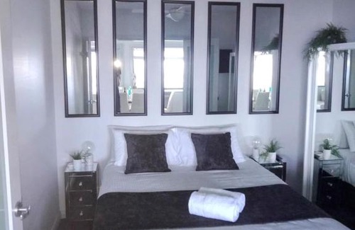 Harrington Apartment | Beachside Pet Friendly Apartment