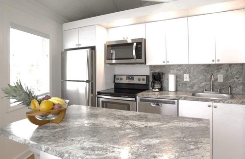 Islamorada House | Beachside Topsider Octagon Pad