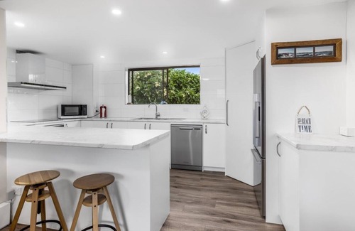 Woorim Apartment | Beachside Unit in the Centre of Town