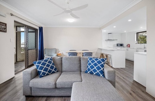Woorim Apartment | Beachside Unit in the Centre of Town