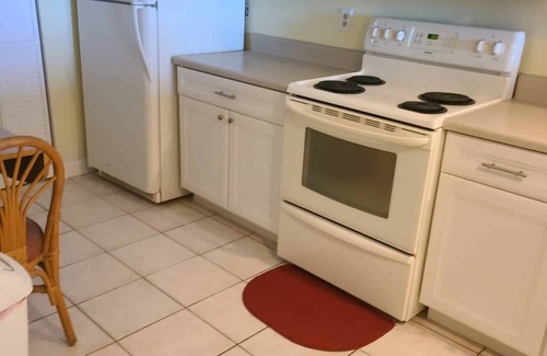 Indian Harbour Beach Condo | Beachside Comfort: 2-Bedroom/2-Bathroom Condo in Indian Harbour Beach Unit 604